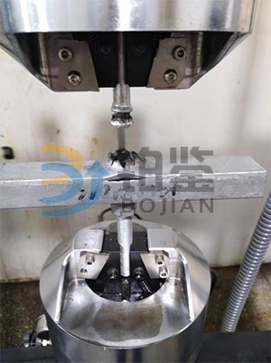 1544671067275403.jpg 槽道疲劳试验机7.jpg