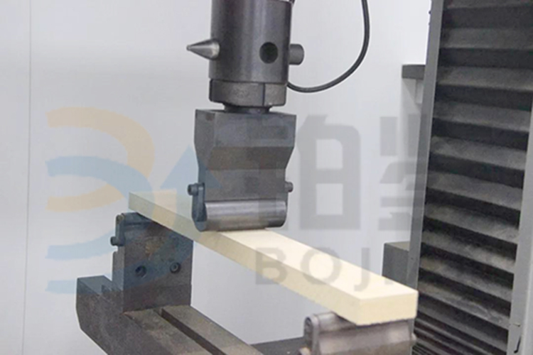 人造板静曲强度试验前